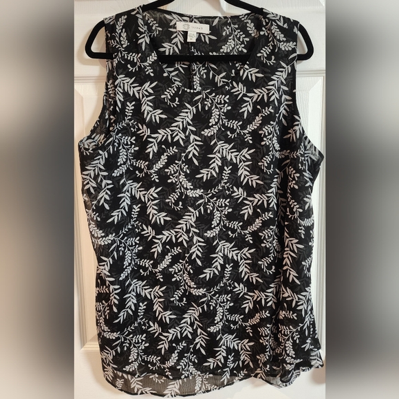 Cristina B Double Layered Sleeveless blouse, Size XXL, White & Black - Picture 1 of 3